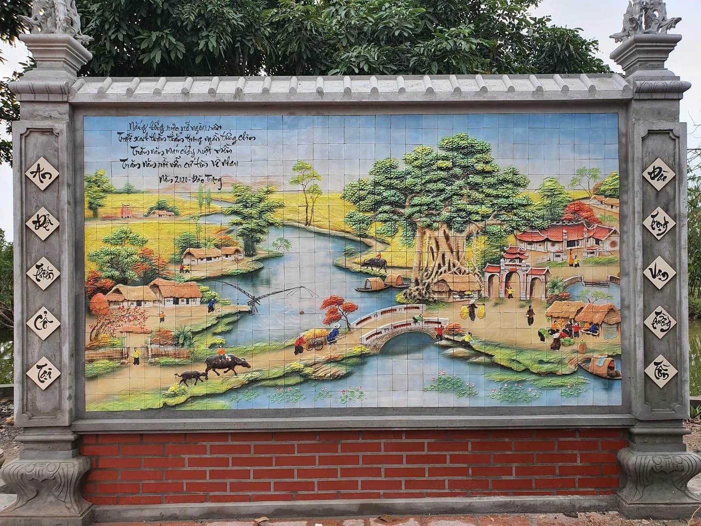 Cảnh Sắc Làng Quê Việt" - Mẫu Bình Phong Nghệ Thuật. - Tranh Gốm Sứ Đắp Nổi